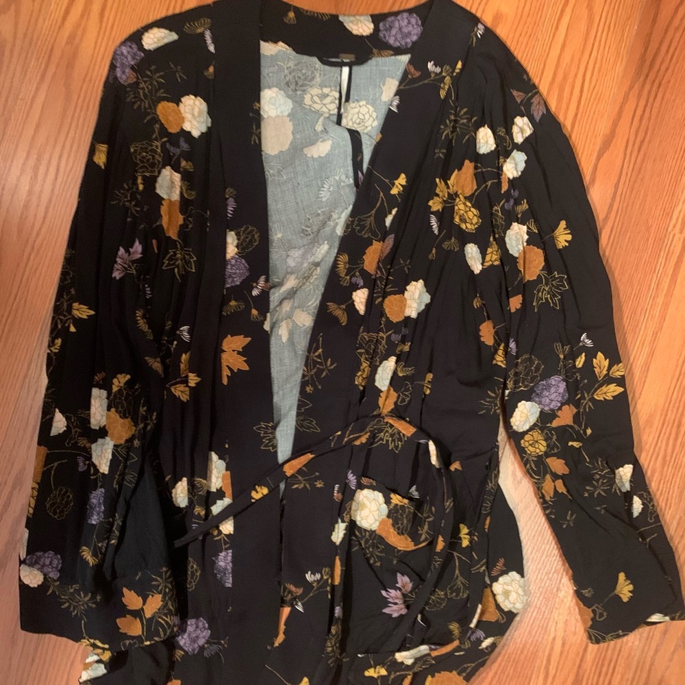 Free people kimono- size large